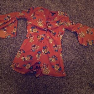 Forever 21 Floral Romper Size: Small